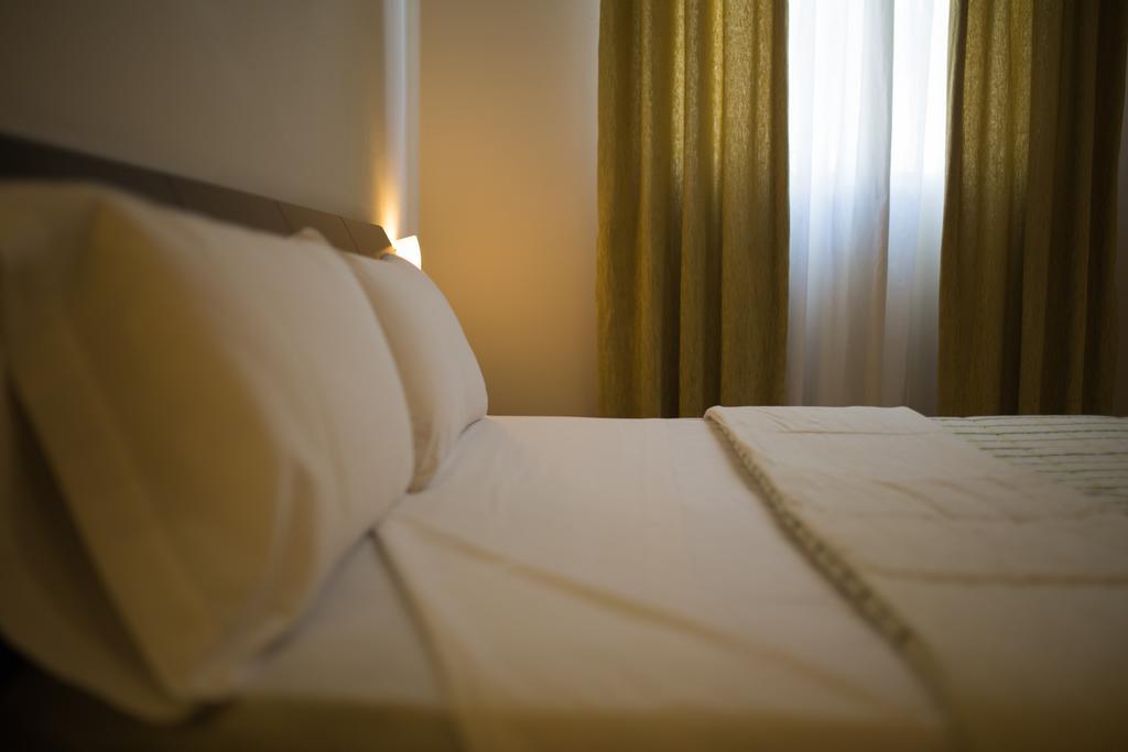 Hostal Albero By Eme Hoteles Sanlúcar la Mayor Eksteriør billede