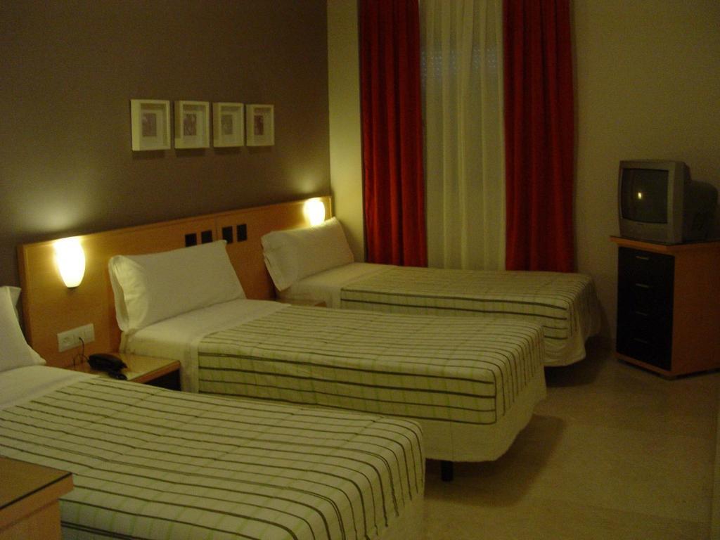 Hostal Albero By Eme Hoteles Sanlúcar la Mayor Værelse billede