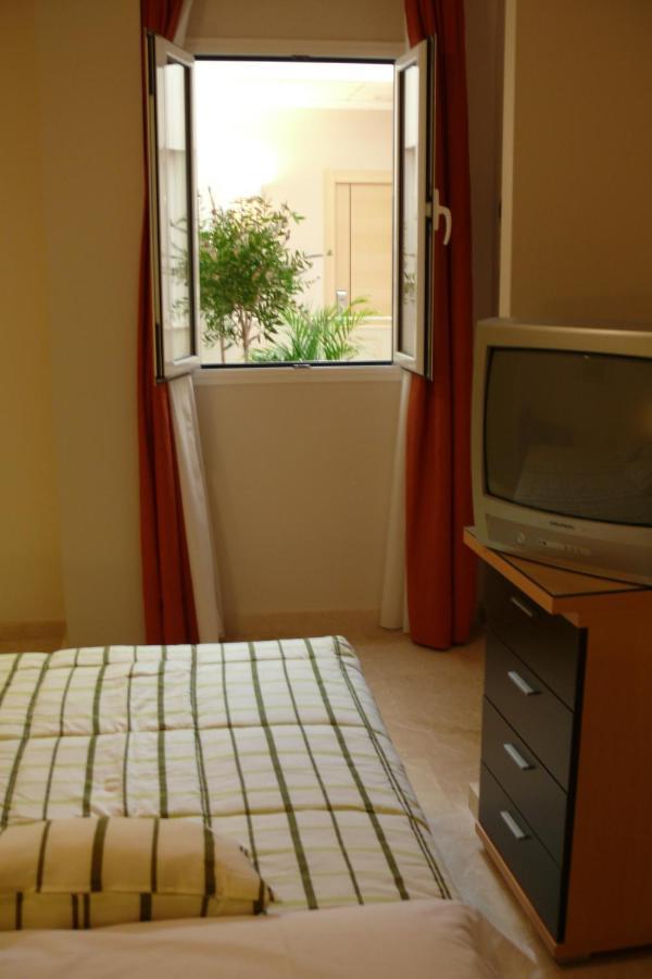 Hostal Albero By Eme Hoteles Sanlúcar la Mayor Eksteriør billede