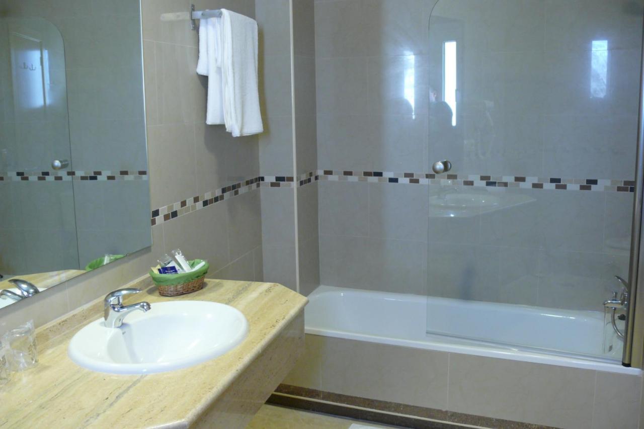 Hostal Albero By Eme Hoteles Sanlúcar la Mayor Værelse billede